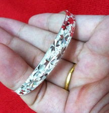 純銀首飾與美發飾品 讓美麗與健康同行